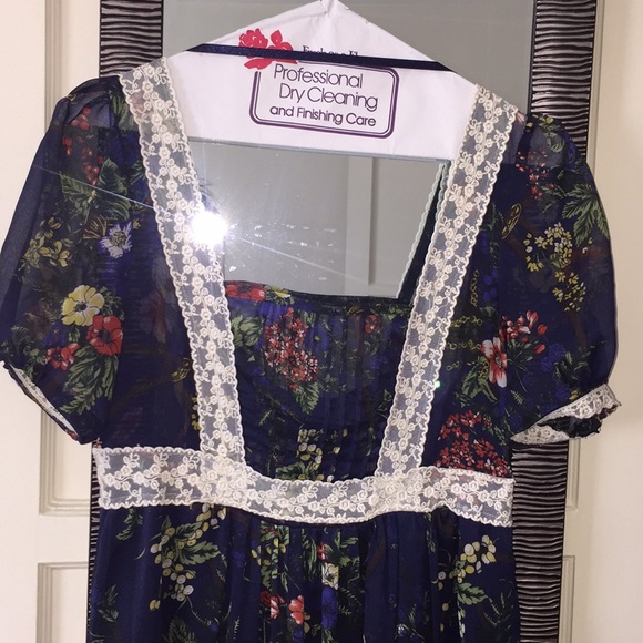 Dress - Picture 2 of 4